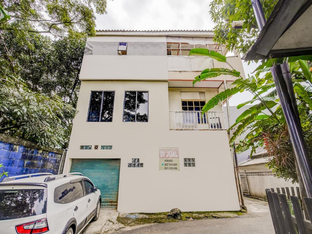 Spot On 91186 Losmen Yanti Hotel Bandung Exterior foto