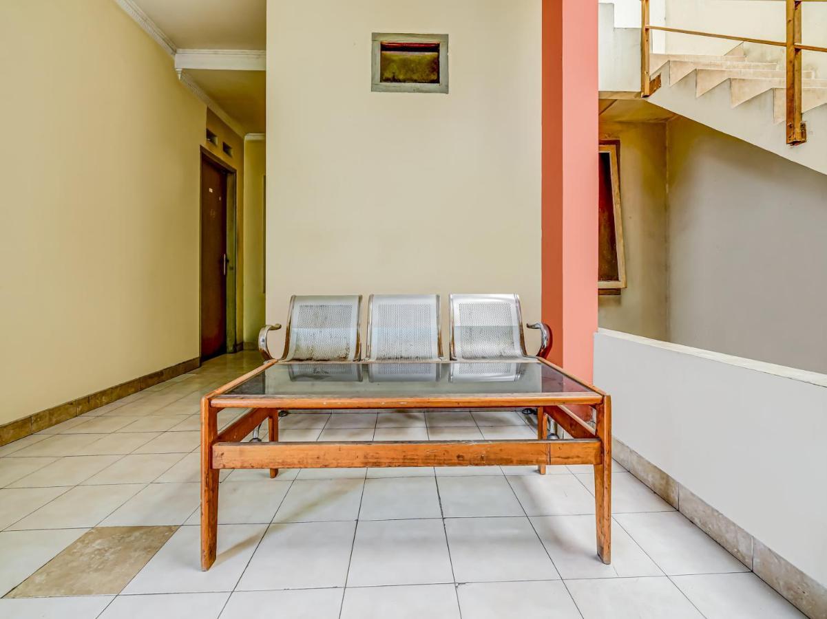 Spot On 91186 Losmen Yanti Hotel Bandung Exterior foto