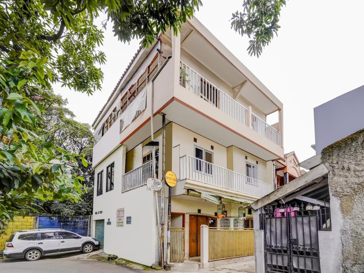 Spot On 91186 Losmen Yanti Hotel Bandung Exterior foto