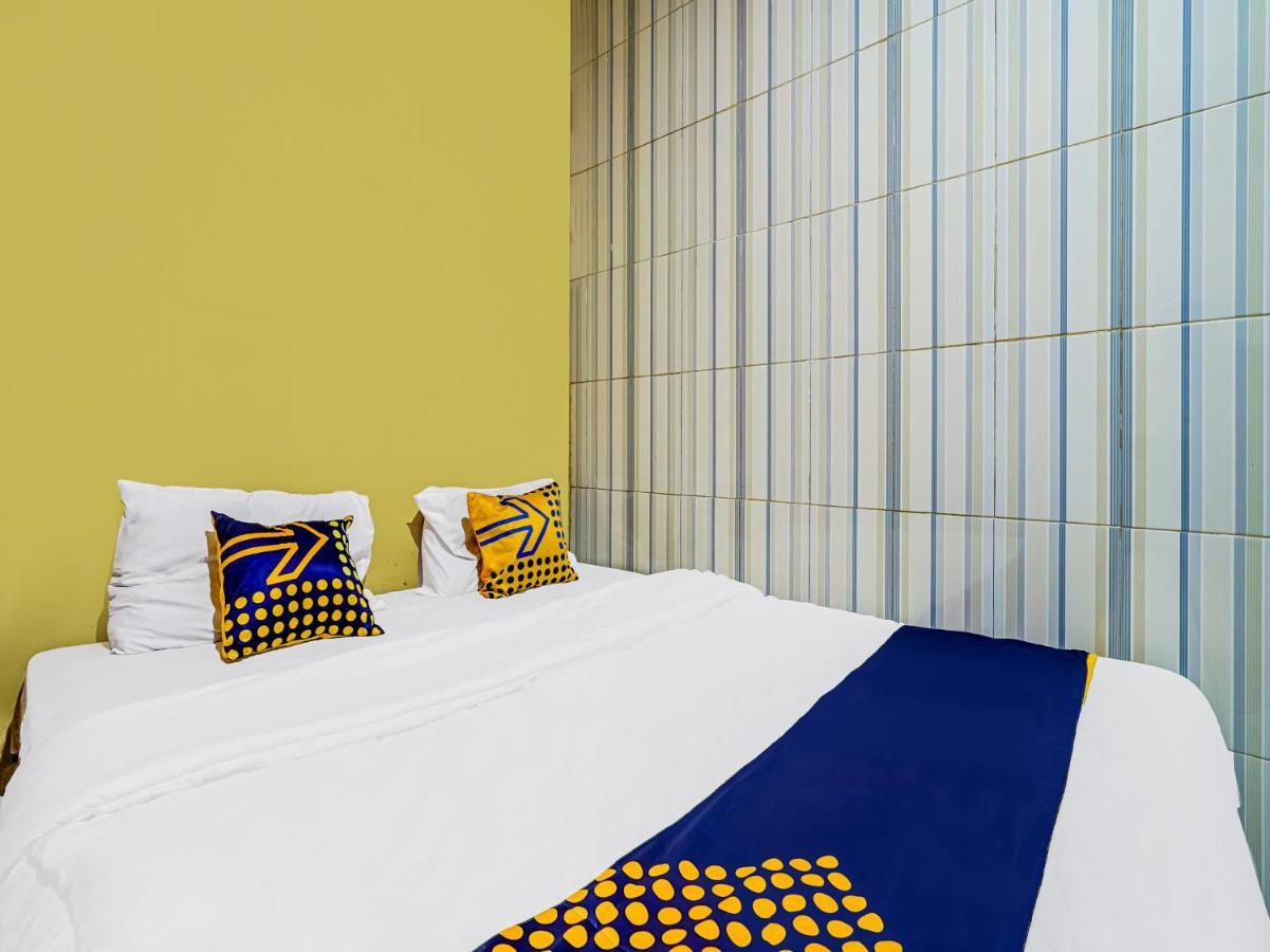 Spot On 91186 Losmen Yanti Hotel Bandung Exterior foto