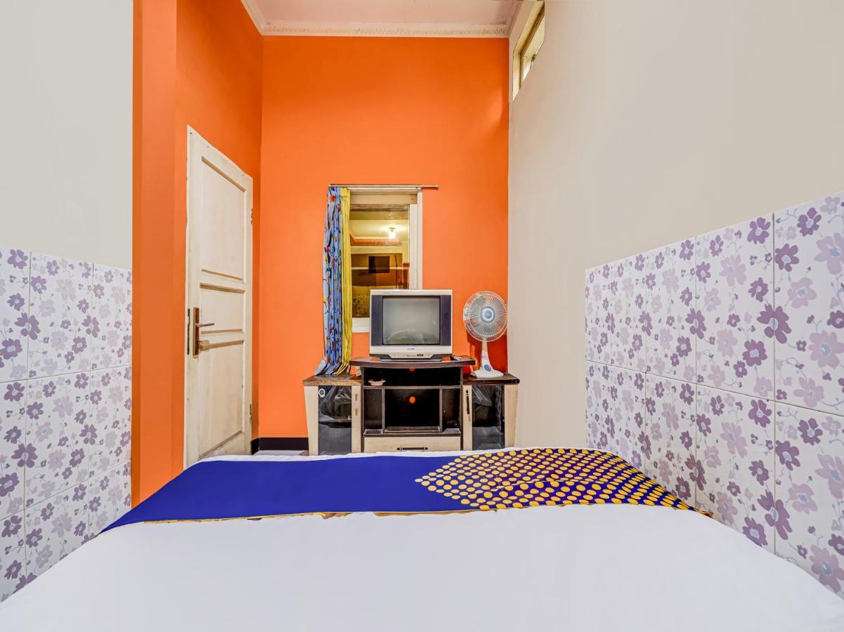 Spot On 91186 Losmen Yanti Hotel Bandung Exterior foto
