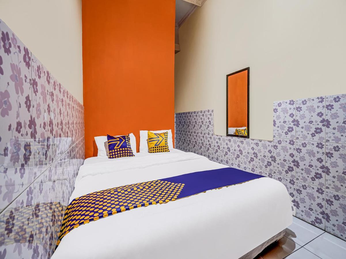 Spot On 91186 Losmen Yanti Hotel Bandung Exterior foto