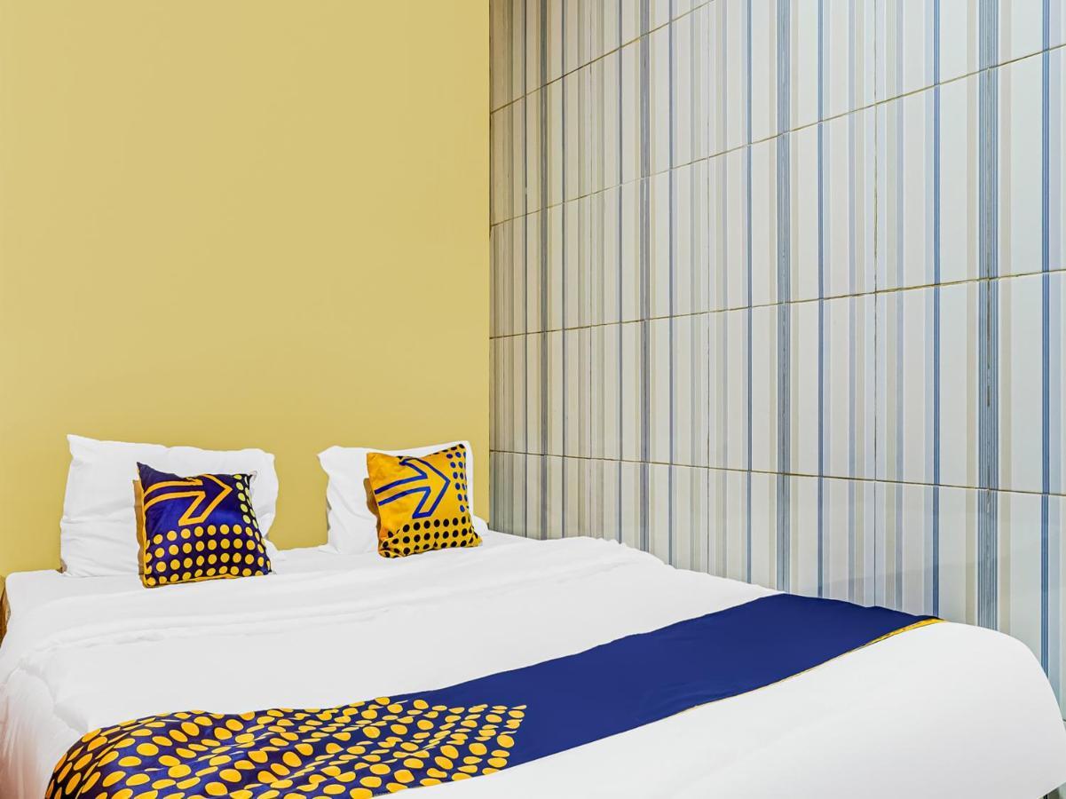 Spot On 91186 Losmen Yanti Hotel Bandung Exterior foto