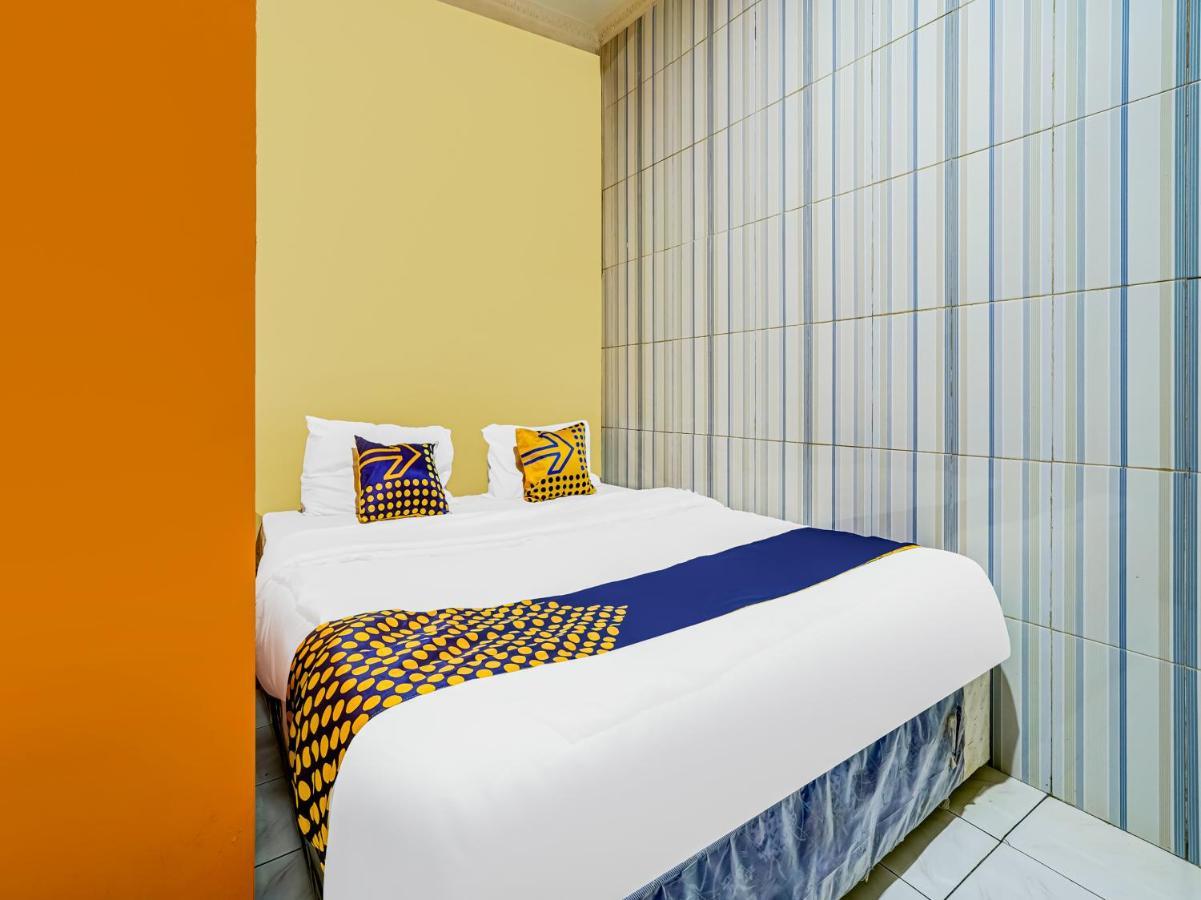 Spot On 91186 Losmen Yanti Hotel Bandung Exterior foto