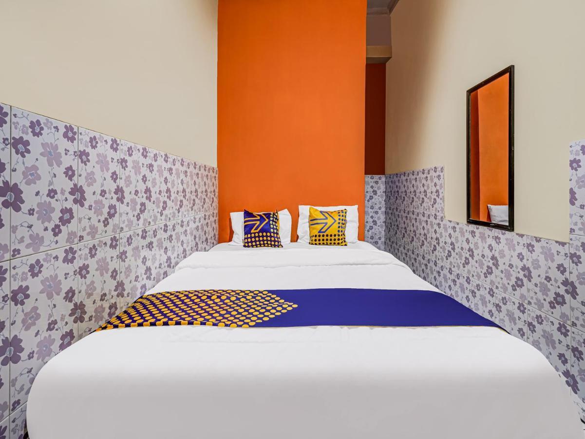 Spot On 91186 Losmen Yanti Hotel Bandung Exterior foto