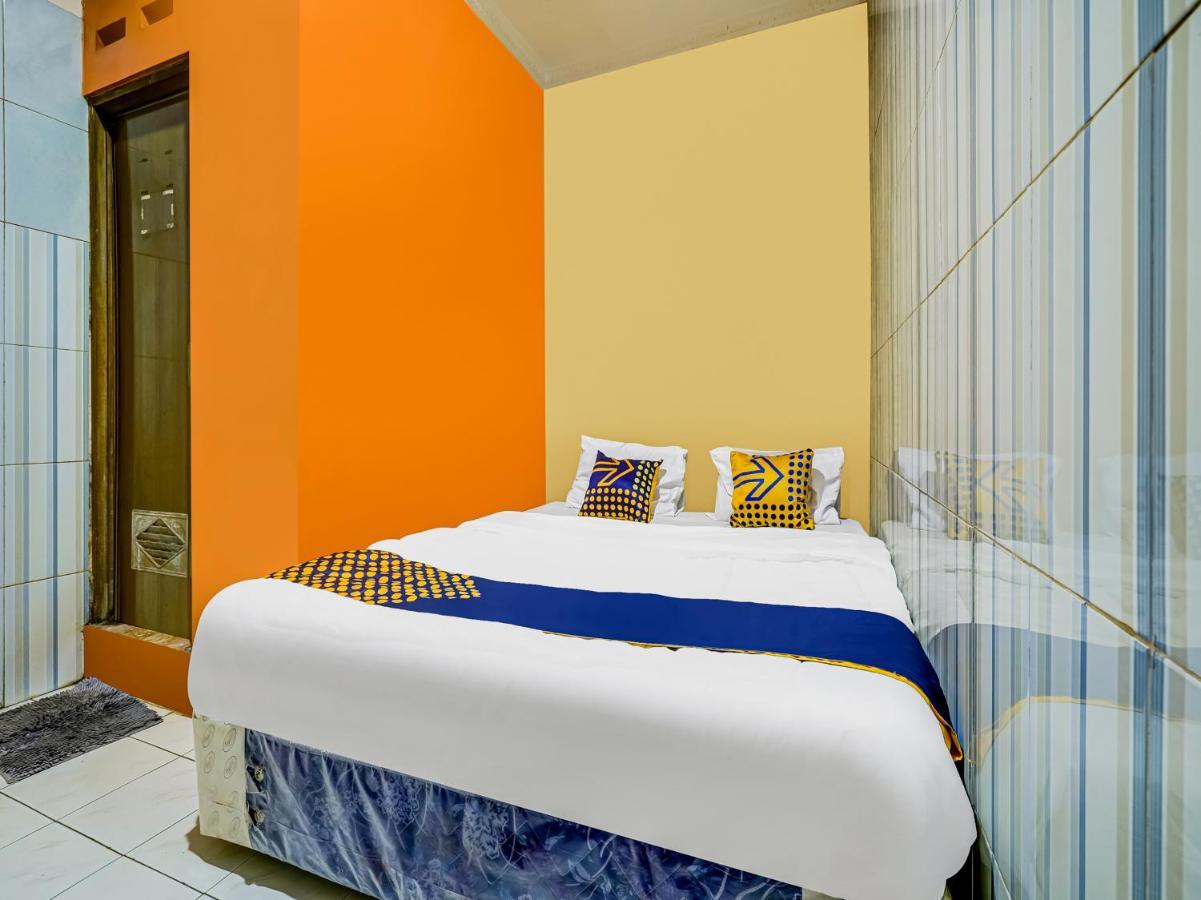 Spot On 91186 Losmen Yanti Hotel Bandung Exterior foto